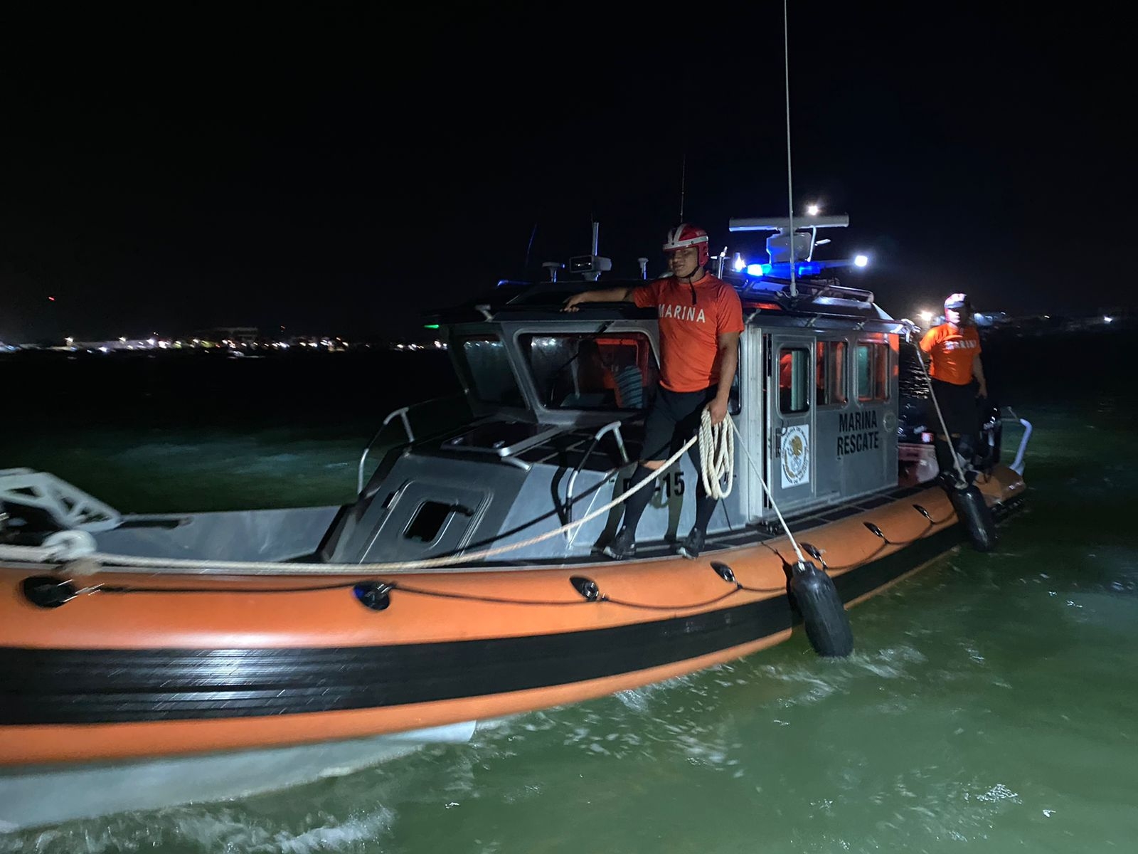 Un buque pesquero reportó el extravío de un alijo con un pescador a bordo Un buque pesquero reportó el extravío de un alijo con un pescador a bordo