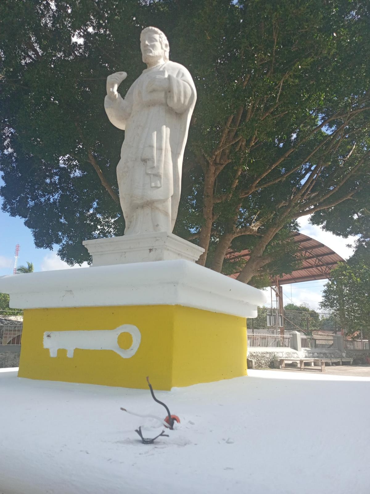 Los ladrones se llevaron  la cablería y los focos tipo LED