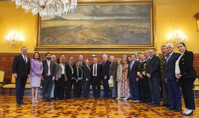 Entre los asistentes se encontraba el embajador de Estados Unidos en México, Ken Salazar