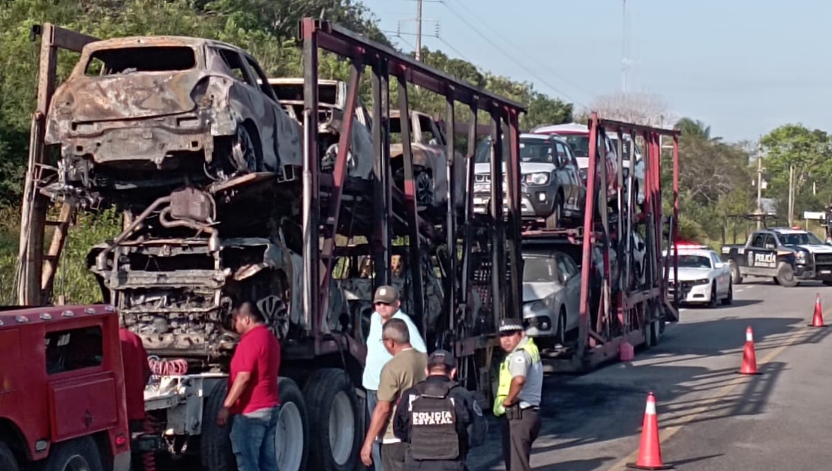 Seis autos fueron consumidos por el fuego y otros presentaron daños Seis autos fueron consumidos por el fuego y otros presentaron daños