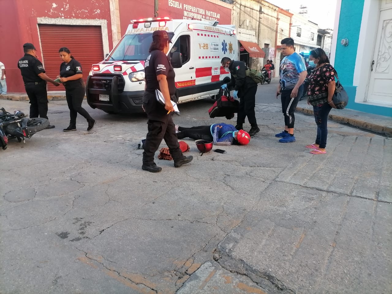 La mujer que conducía una de las motos fue trasladada al hospital La mujer que conducía una de las motos fue trasladada al hospital