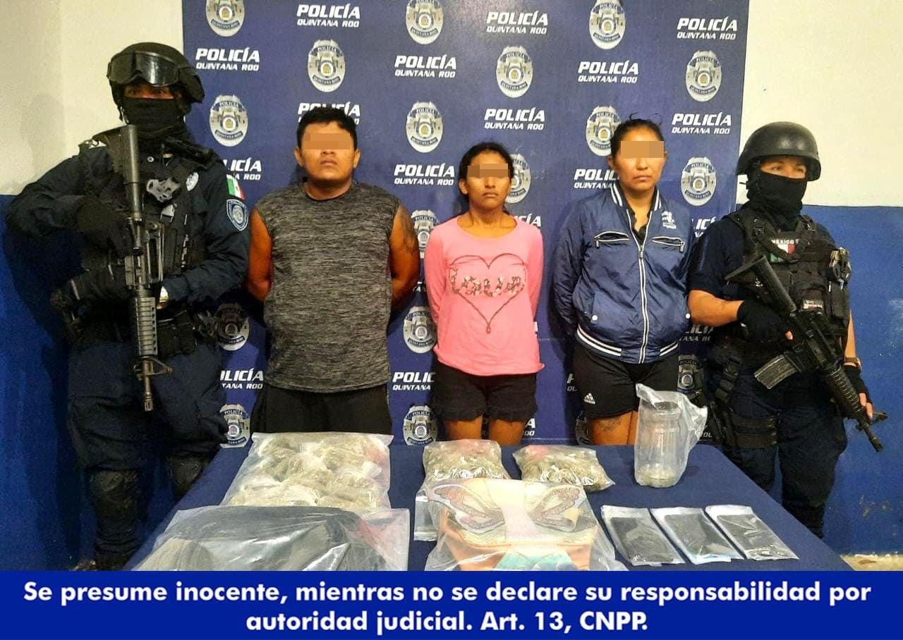 Los tres fueron detenidos para ser puestos a disposición de las autoridades correspondientes