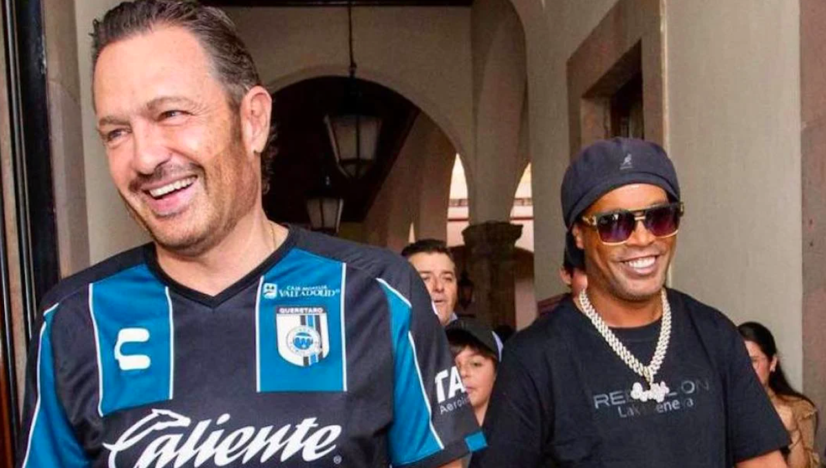 Ronaldinho aparece en fotografías con Mauricio Kuri, gobernador de Querétaro
