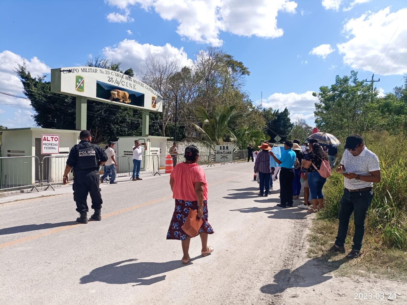El Presidente de la República llegó a a Campeche a bordo de un helicóptero propiedad de la Sedena