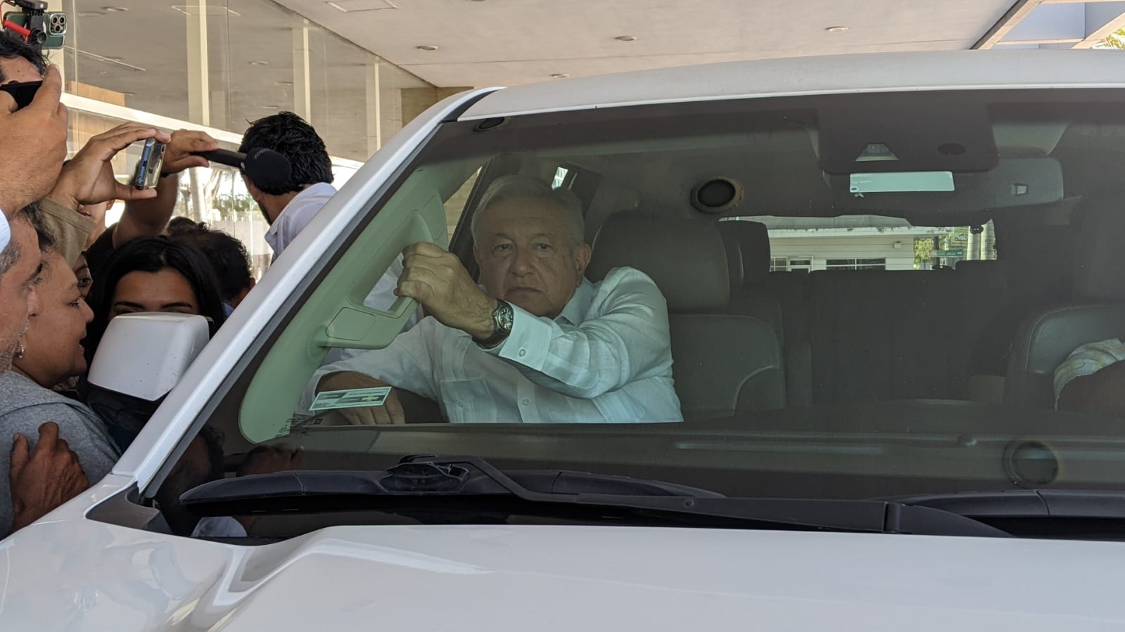López Obrador bromeó con reporteros acerca de venir a vivir a Chetumal