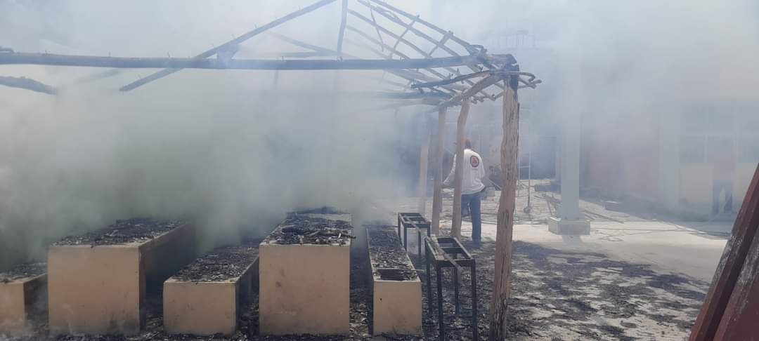 El personal de Protección Civil poco pudo hacer para sofocar el incendio El personal de Protección Civil poco pudo hacer para sofocar el incendio