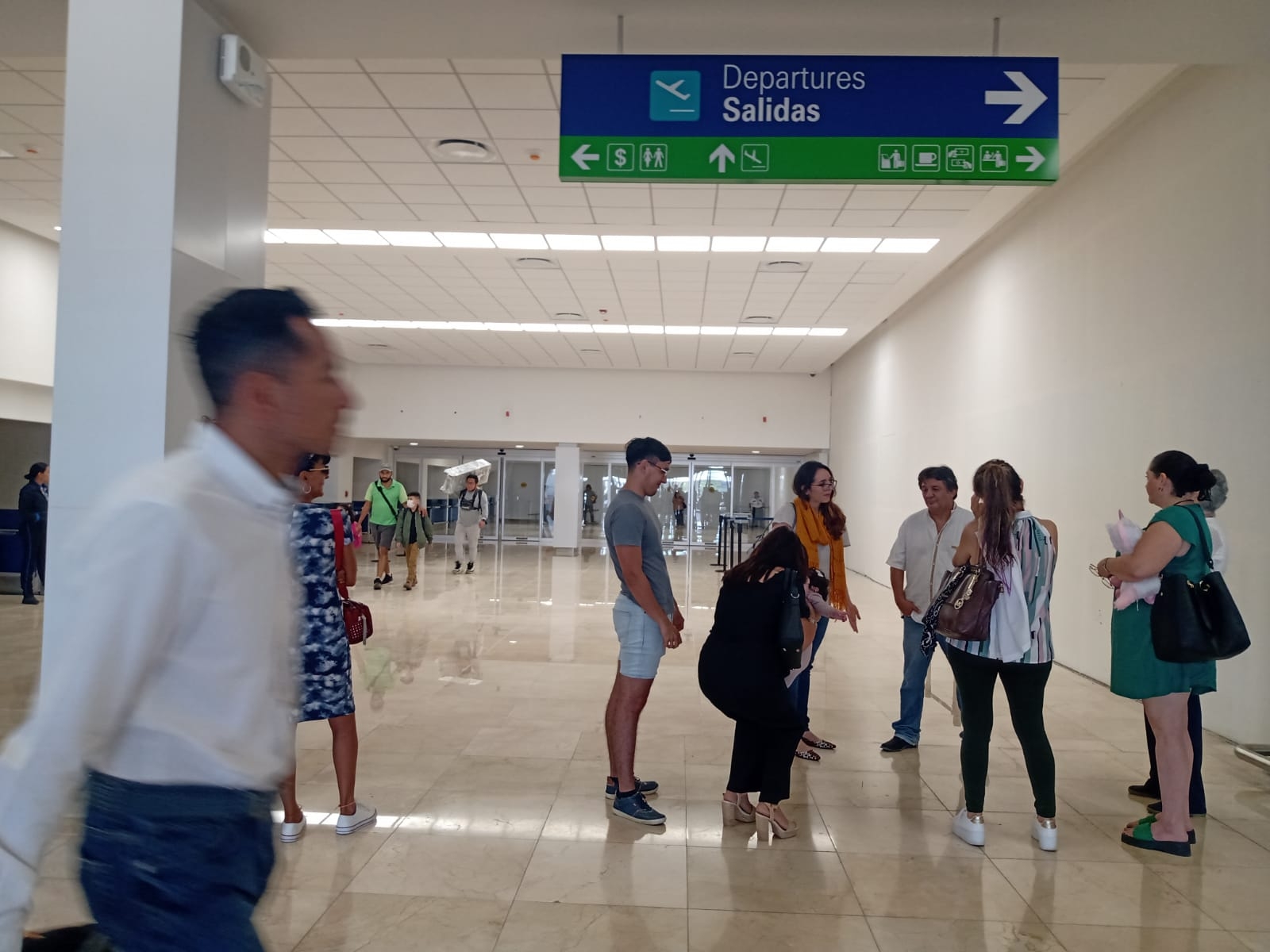 Una nueva puerta de salida de pasajeros fue habilitada este martes en el aeropuerto de Mérida
