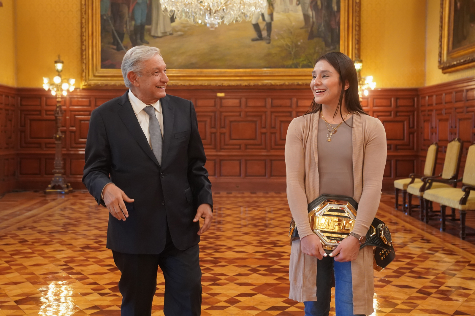 AMLO aplaudió el desempeño de Alexa Grasso AMLO aplaudió el desempeño de Alexa Grasso