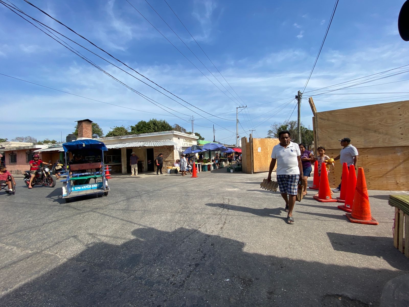 La construcción del nuevo mercado de Kanasín causó un cierre de tránsito vehicular