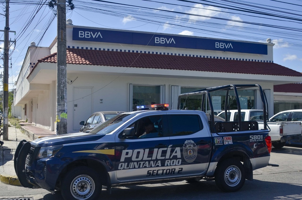 Los detuvieron en la zona de bancos con un arma de fuego