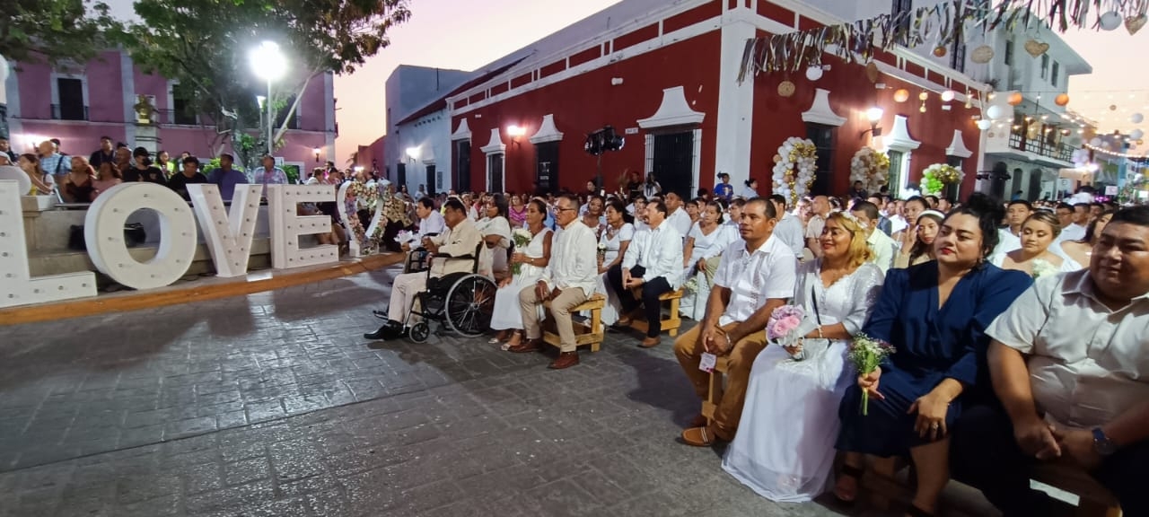 La unión se llevó a cabo en el Paseo Juárez en Ciudad del Carmen