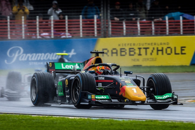 Hauger domina con facilidad la primera carrera de Australia