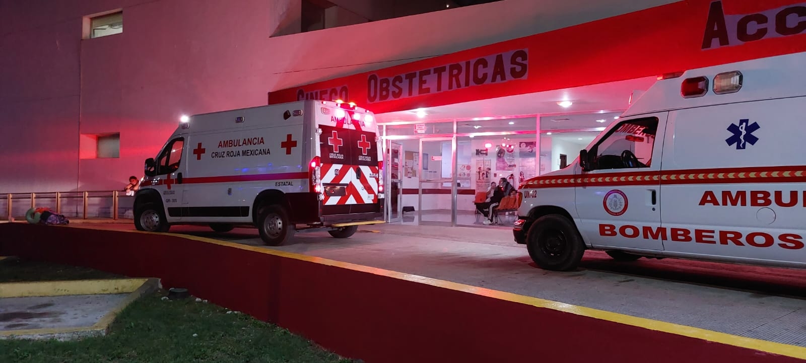 El taxista fue trasladado con vida a un hospital, pero murió poco antes de llegar El taxista fue trasladado con vida a un hospital, pero murió poco antes de llegar
