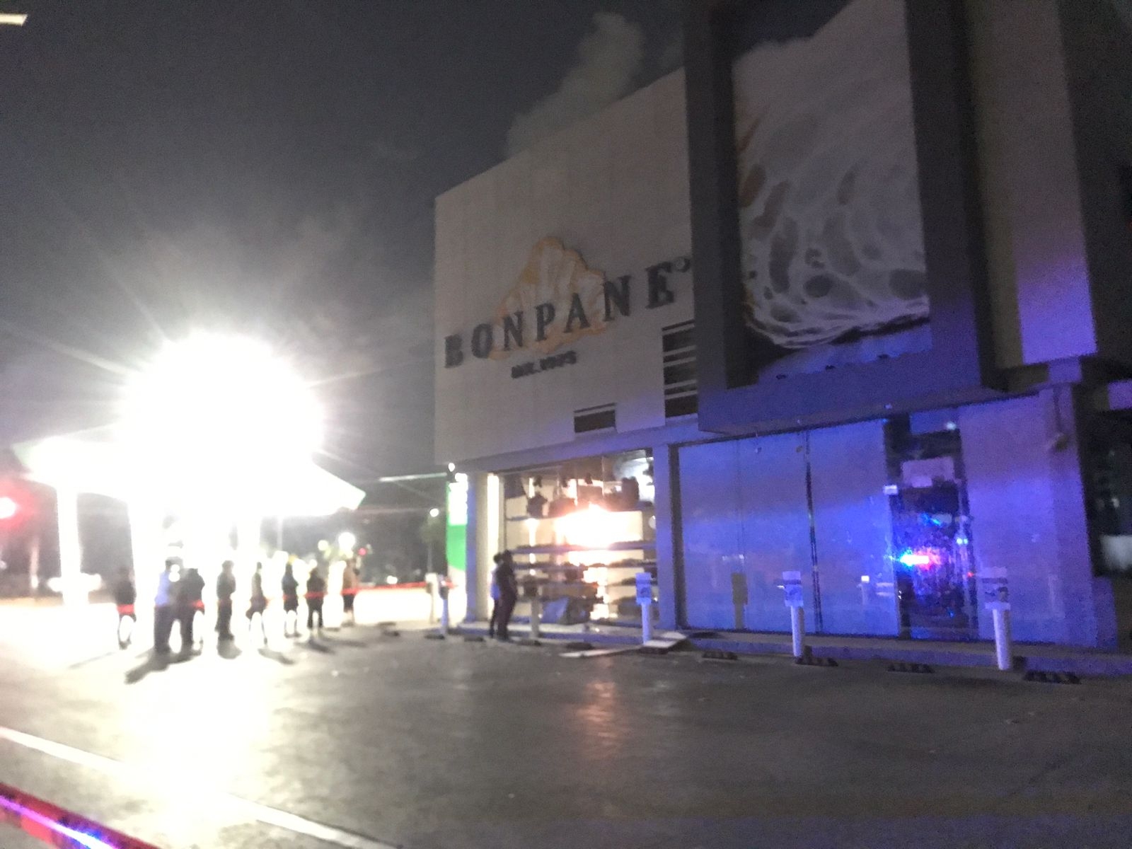 Fuerte explosión cimbra a Cancún y preocupa a sus habitantes