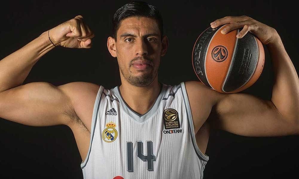 Gustavo Ayón consiguió 12 títulos con el Real Madrid