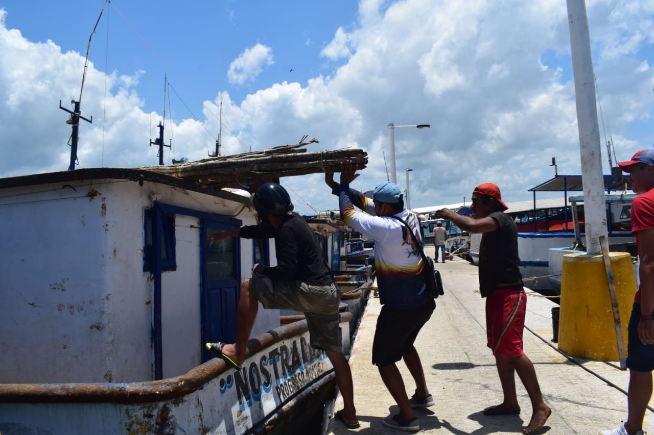 Pescadores esperan con ansias abril para poder ir en busca del codiciado mero Pescadores esperan con ansias abril para poder ir en busca del codiciado mero