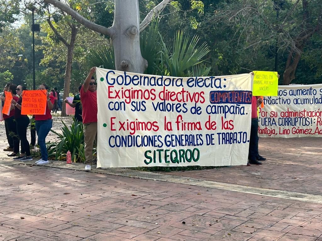 Demandaron que se haga efectivo el compromiso de incremento salarial del 3 por ciento que prometió el encargado de la rectoría Demandaron que se haga efectivo el compromiso de incremento salarial del 3 por ciento que prometió el encargado de la rectoría