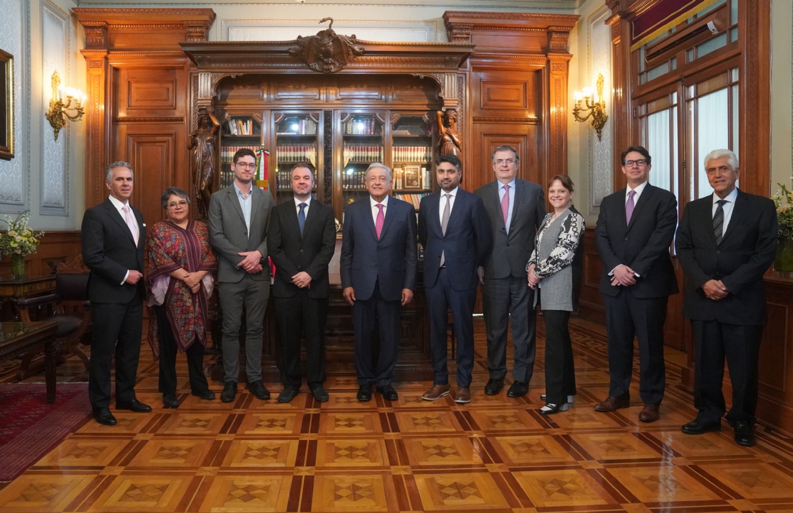 AMLO se reunió con los directivos de Tesla en Palacio Nacional