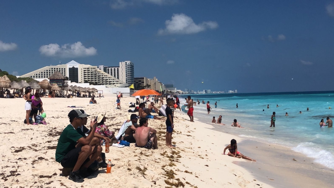 Se les pide a los bañistas recoger su basura al retirarse de las playas Se les pide a los bañistas recoger su basura al retirarse de las playas
