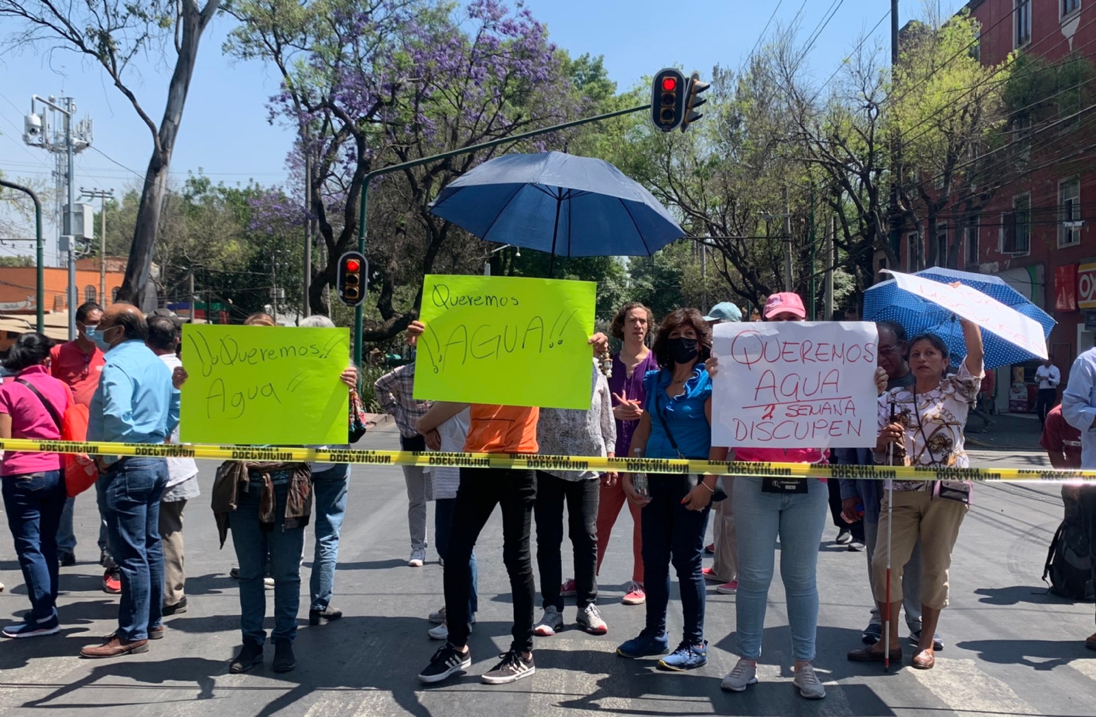 Vecinos de Coyoacán exigen agua para sus colonias
