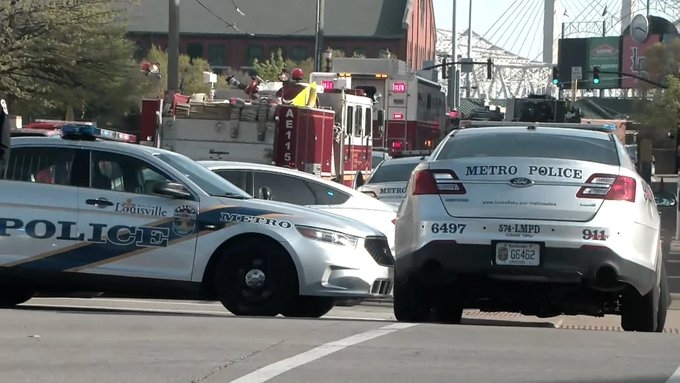 El agresor disparó a cinco personas e hirió a otras seis
