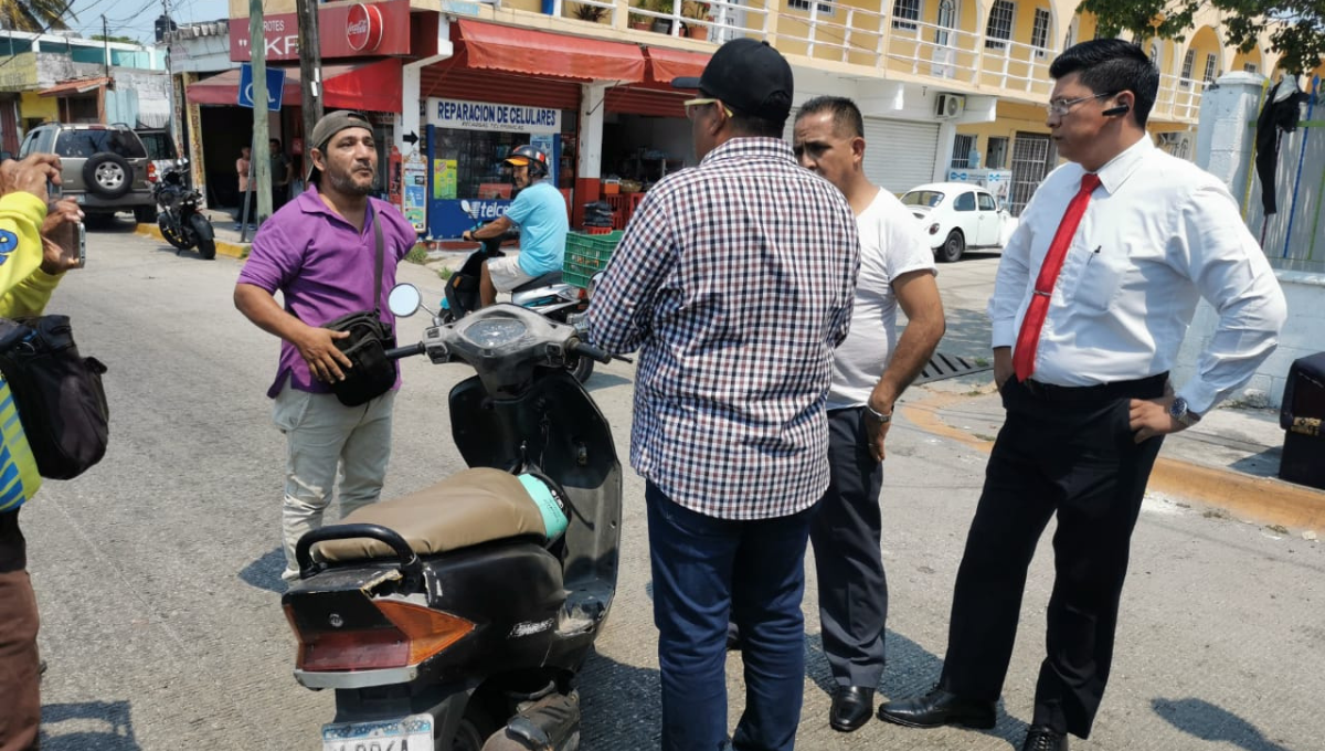 El motociclista acusó al chofer de intentar chocarlo