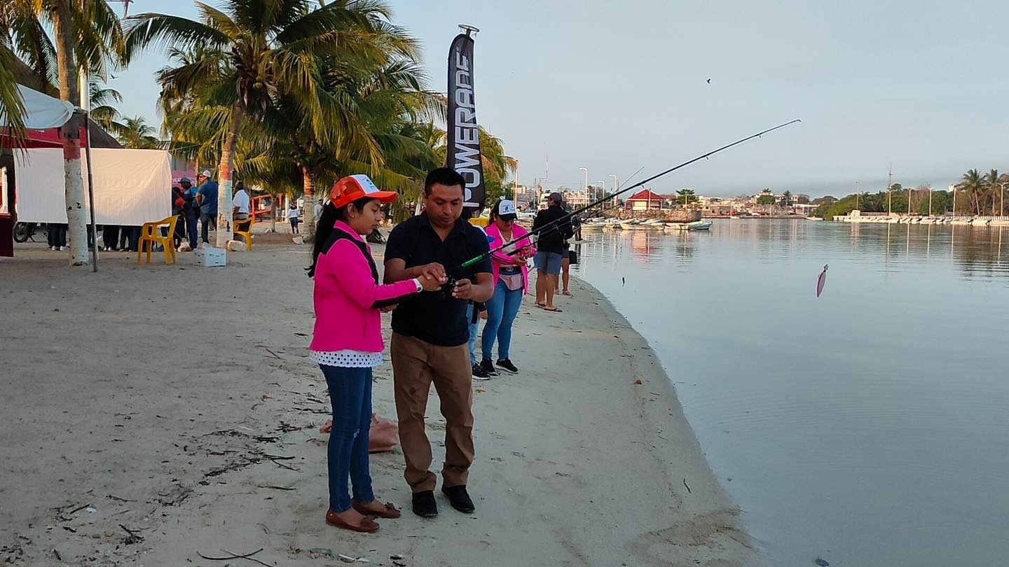 Familias participaron en el primer torneo de pesca de Champotón Familias participaron en el primer torneo de pesca de Champotón