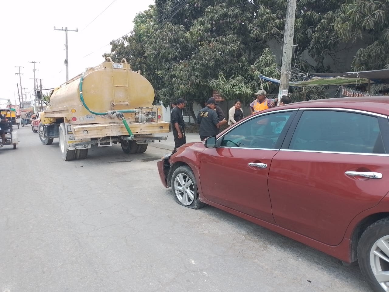 Solamente se presentaron daños materiales en el auto Solamente se presentaron daños materiales en el auto