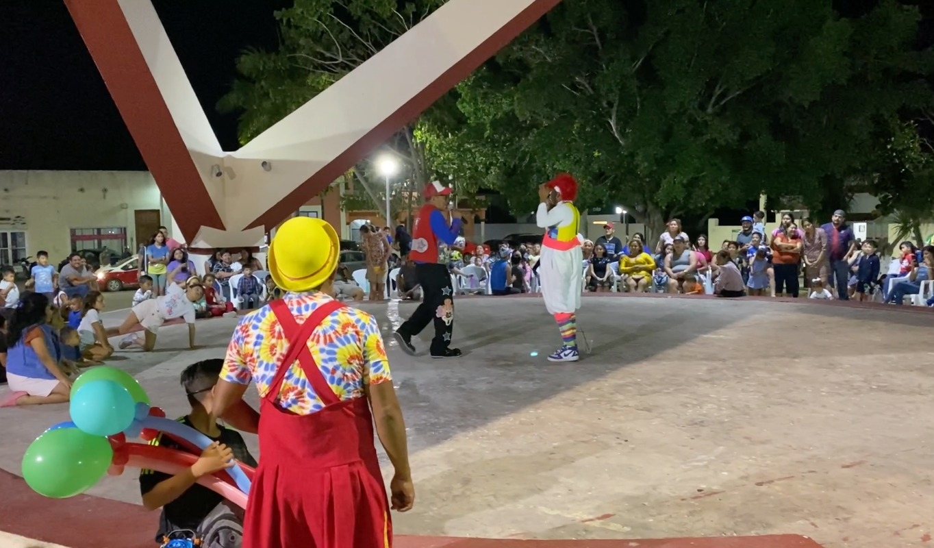 Los payasos hicieron reír a los habitantes de Champotón Los payasos hicieron reír a los habitantes de Champotón
