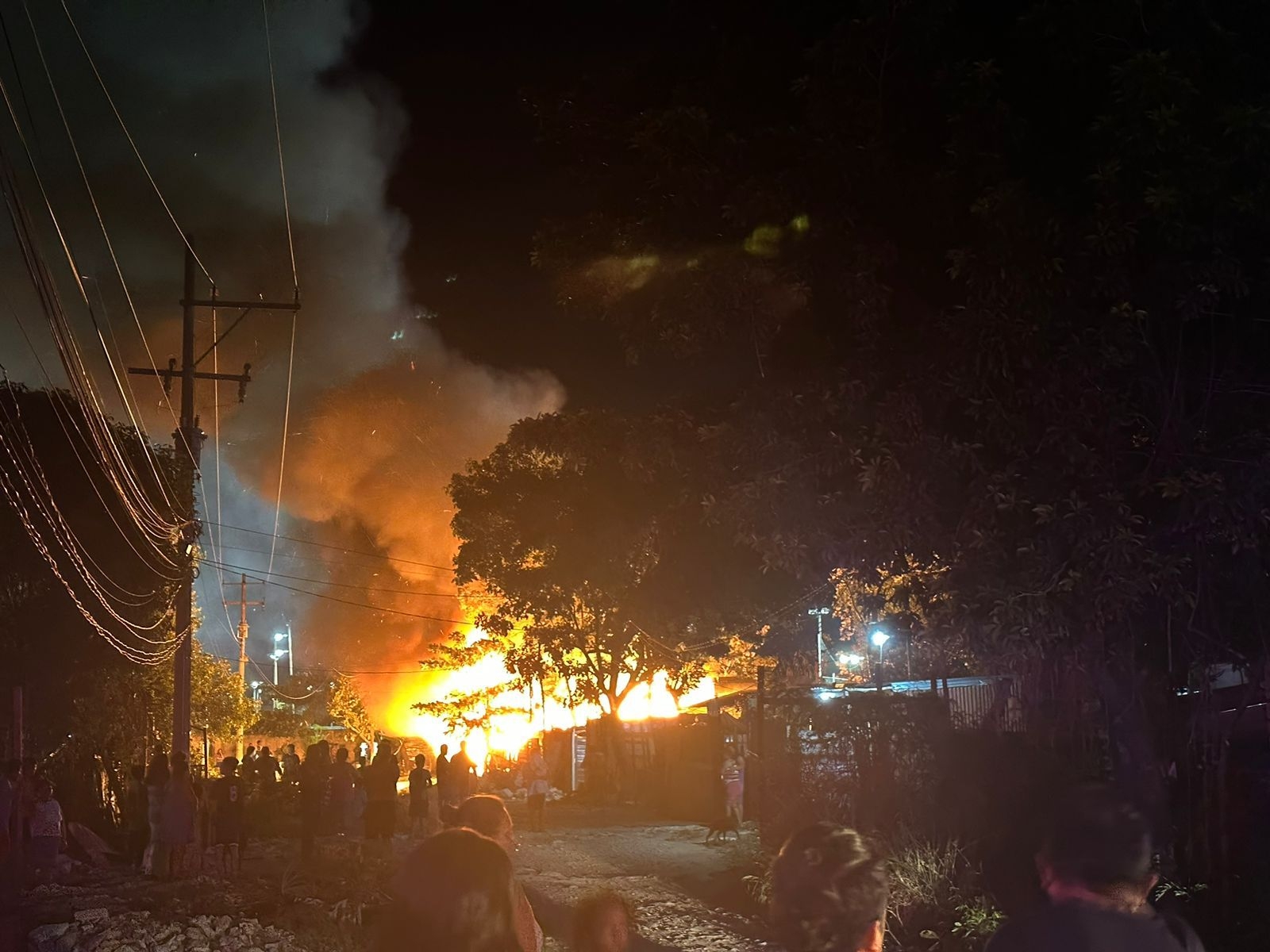 El actuar del Cuerpo de Bomberos evitó que más hogares se vieran afectados