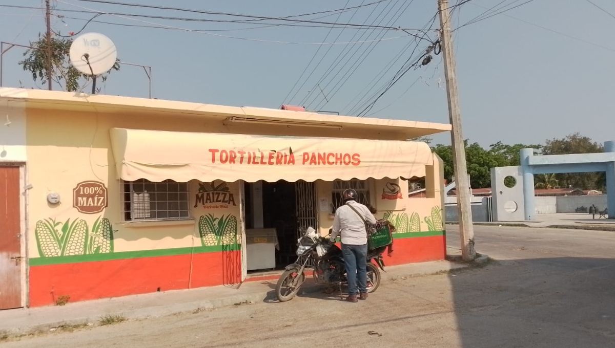 La dueña del negocio se dio cuenta al llegar a la tortillería y ver que no estaban las monedas La dueña del negocio se dio cuenta al llegar a la tortillería y ver que no estaban las monedas