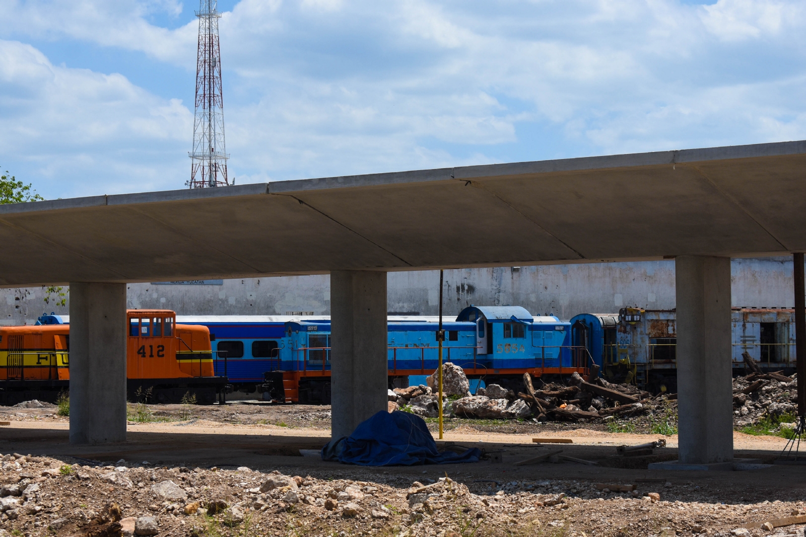 Más de 40 vehículos del Museo de los Ferrocarriles ya fueron ubicados en el recinto Más de 40 vehículos del Museo de los Ferrocarriles ya fueron ubicados en el recinto