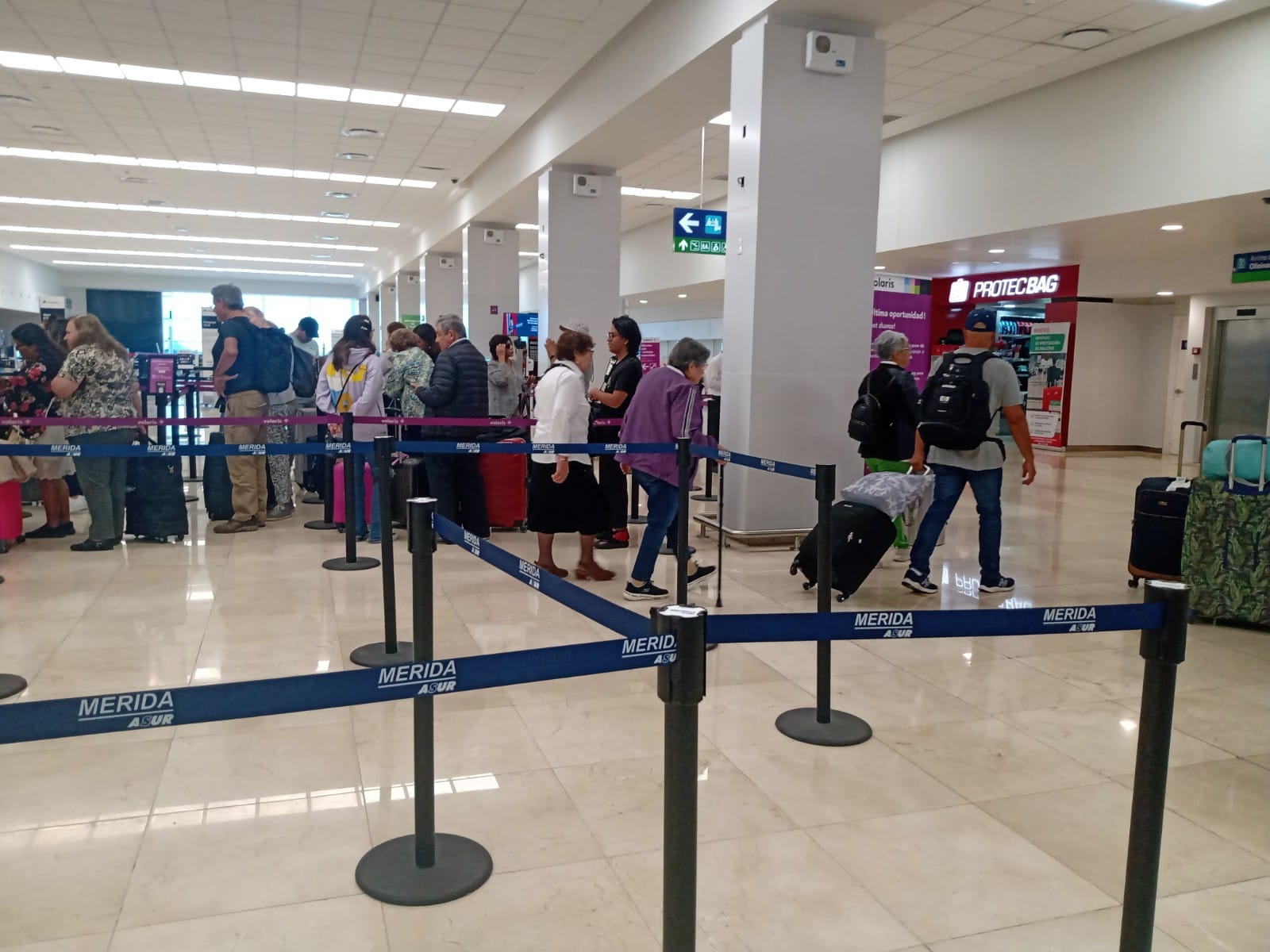 Del resto de los vuelos se registran retrasos de minutos