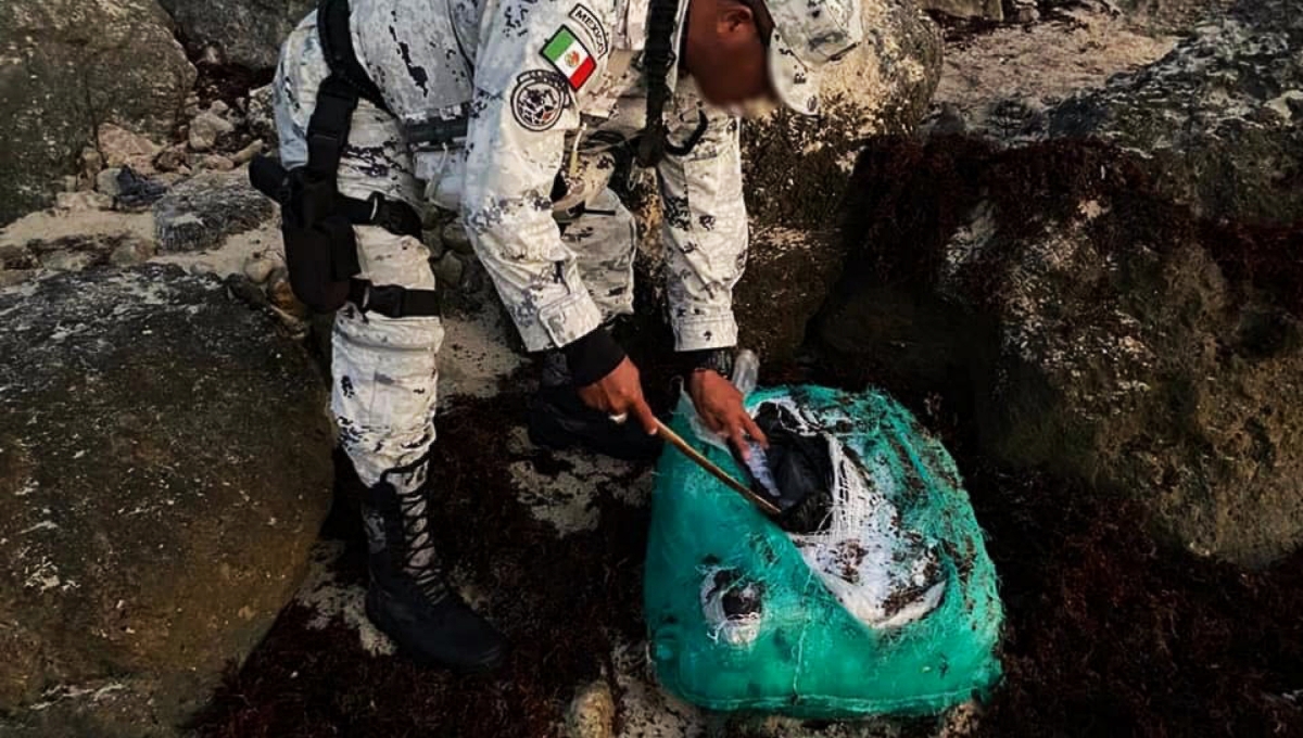 La cocaína apareció en la carretera costera Tulum-Boca Paila, a la altura de Playa Mirador La cocaína apareció en la carretera costera Tulum-Boca Paila, a la altura de Playa Mirador