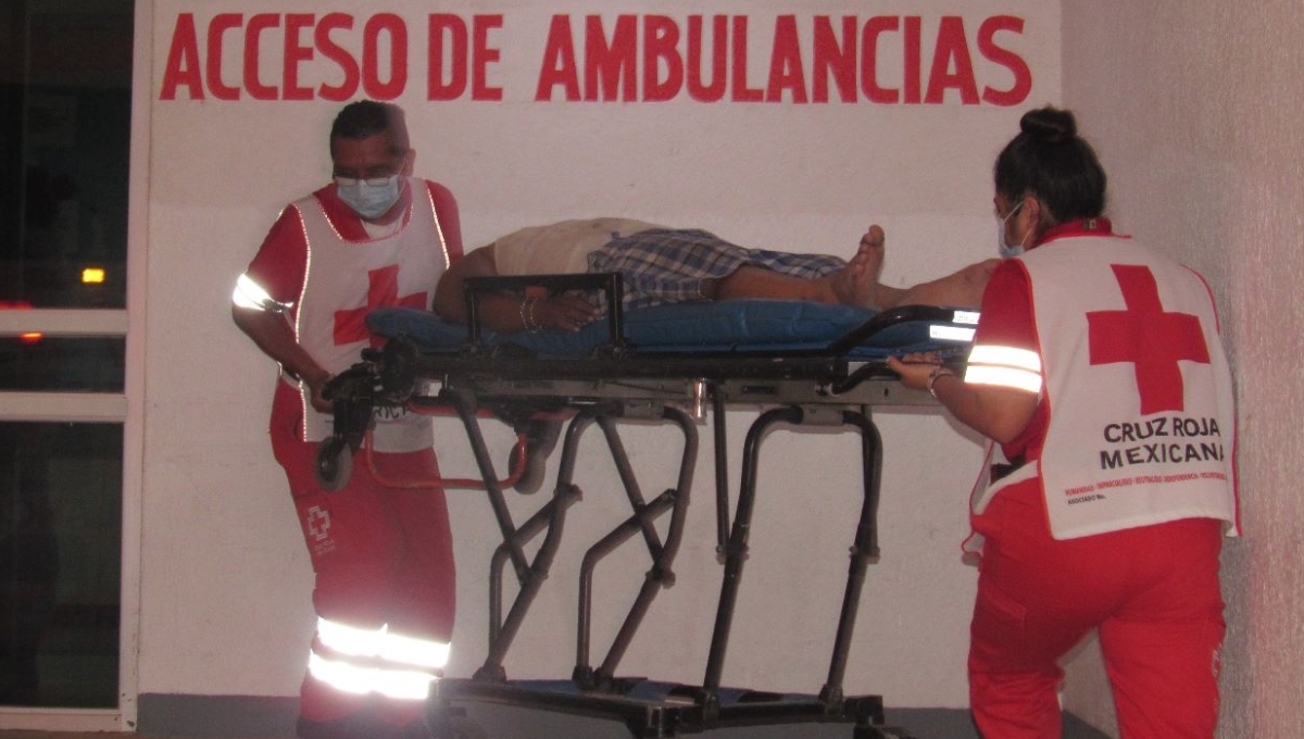 El hombre fue trasladado un hombre al hospital San Carlos