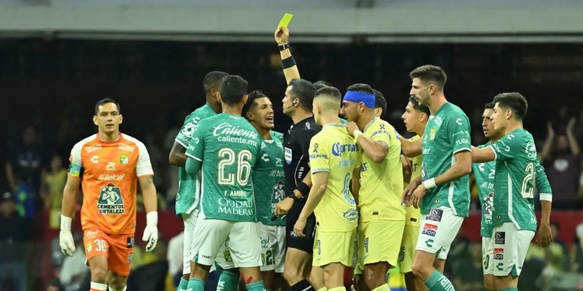 Liga MX: Lucas Romero reveló lo que le dijo el árbitro antes del rodillazo