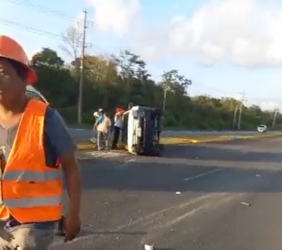 Los lesionados se encuentran en espera de la llegada de las ambulancias Los lesionados se encuentran en espera de la llegada de las ambulancias