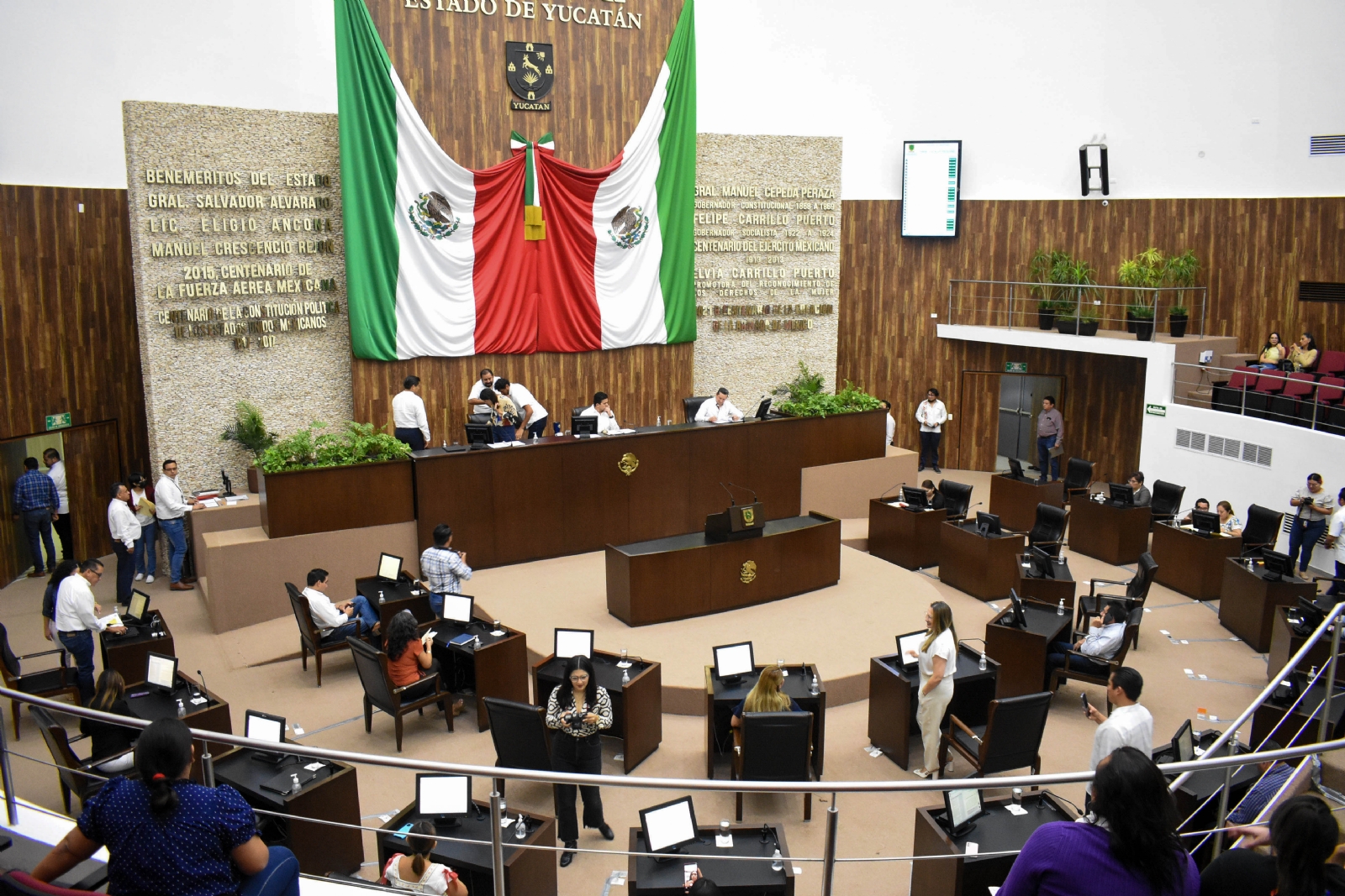 El objetivo de la propuesta de reforma es para evitar la discriminación y para abonar a erradicar la incomunicación que prevalece en las instancias de gobierno