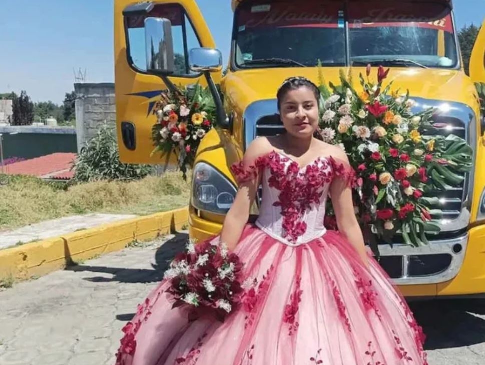 Las quinceañera sorprendió a sus invitados Las quinceañera sorprendió a sus invitados