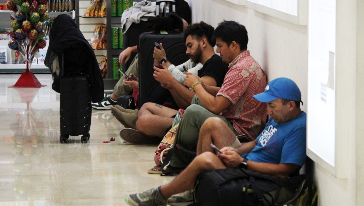 Los visitantes, principalmente extranjeros, coincidieron que a veces se han quedado incomunicados en el AIC, debido a la deficiente prestación de Internet.