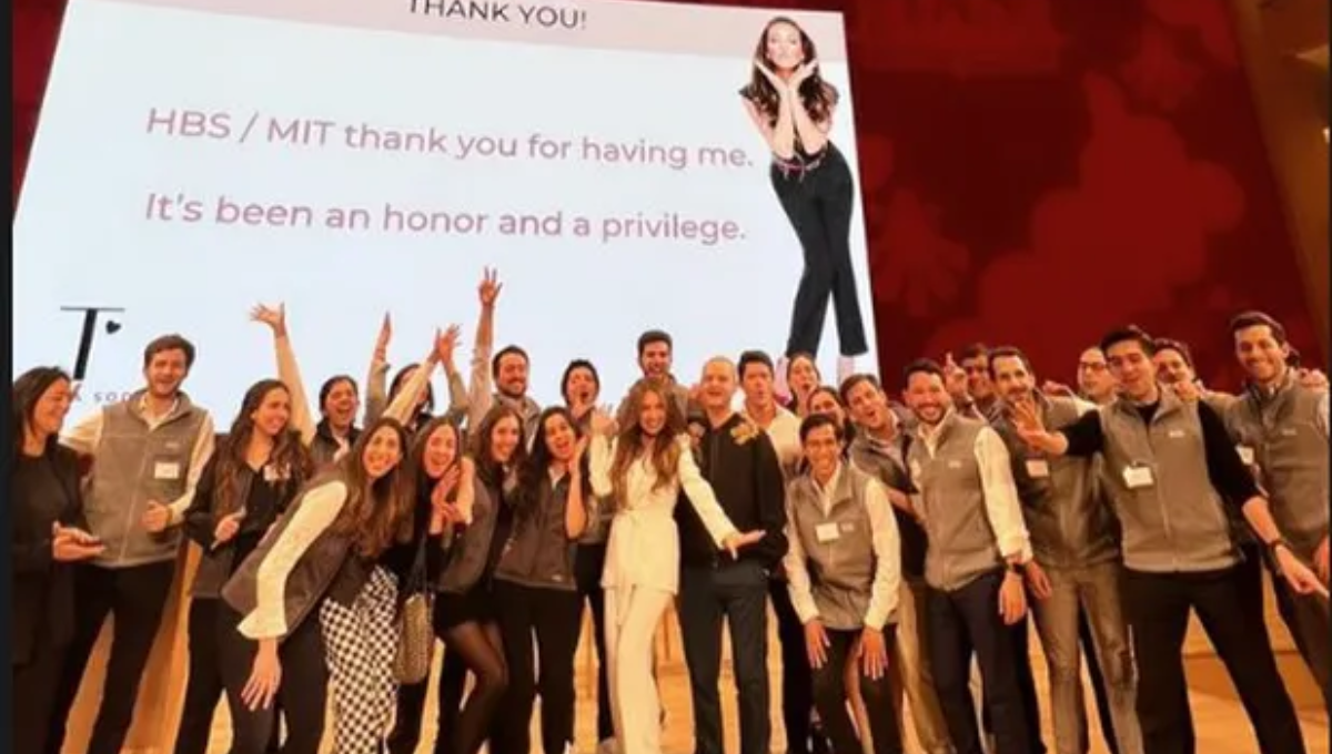 La conferencia de Thalía fue todo un éxito. Foto: Especial