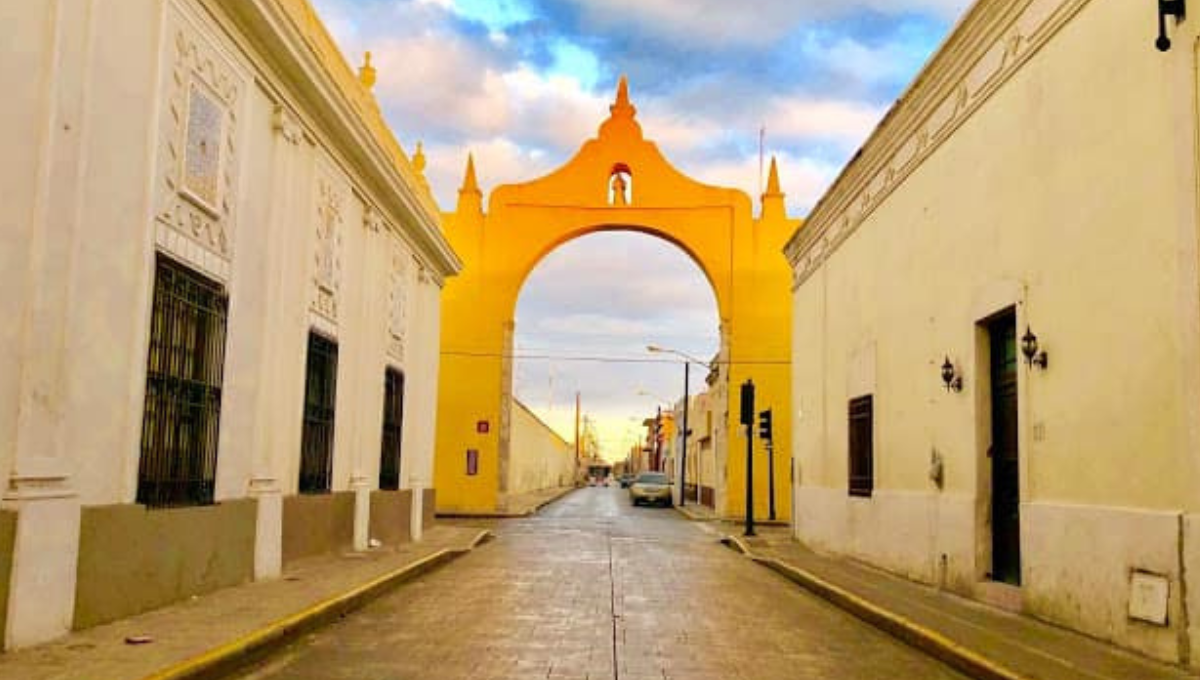 A la actualidad solo quedan en pie tres de los siete arcos que existieron en Mérida A la actualidad solo quedan en pie tres de los siete arcos que existieron en Mérida