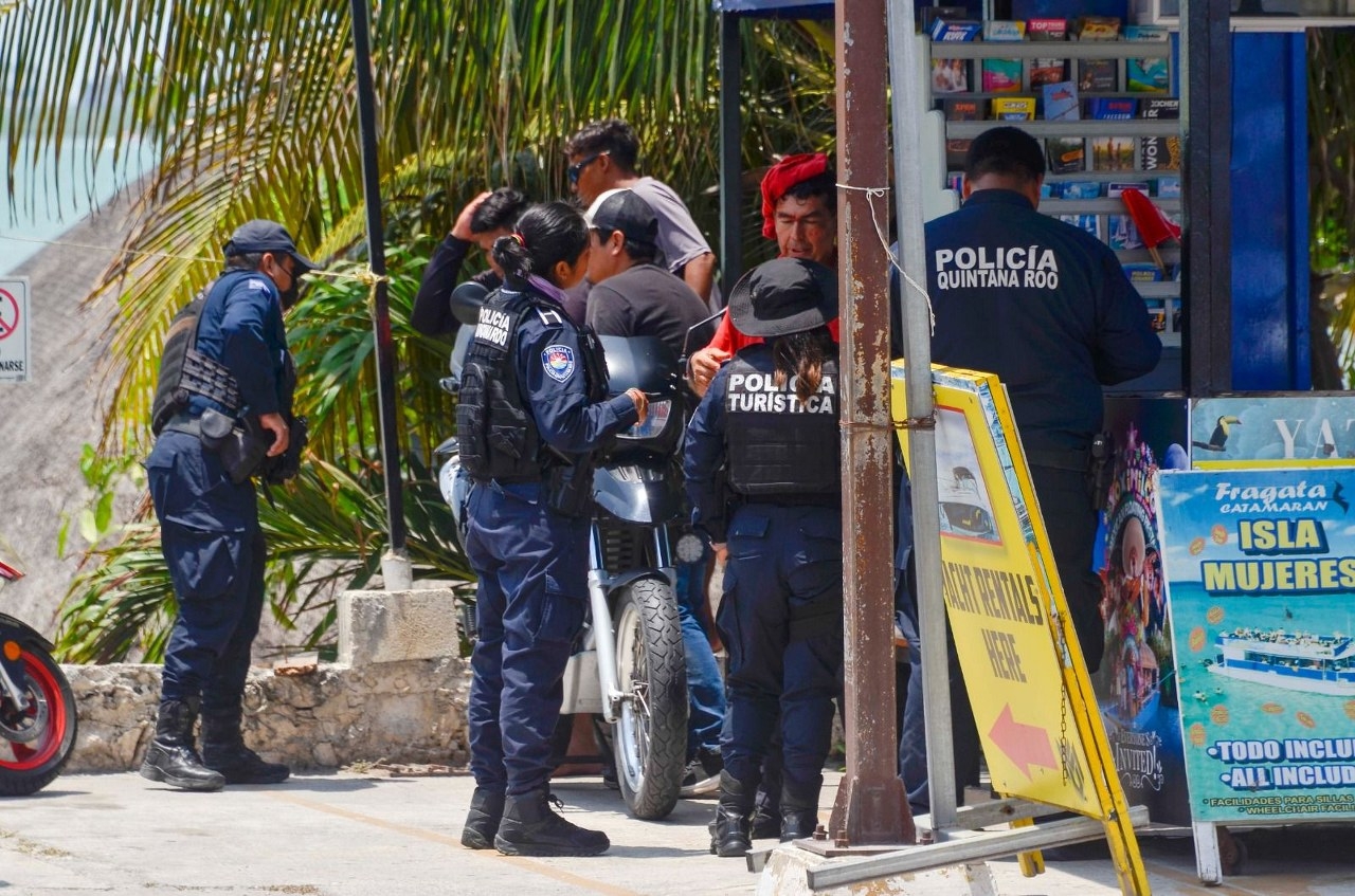 El agresor le provocó un corte en el cráneo a su rival, quien sangró profusamente
