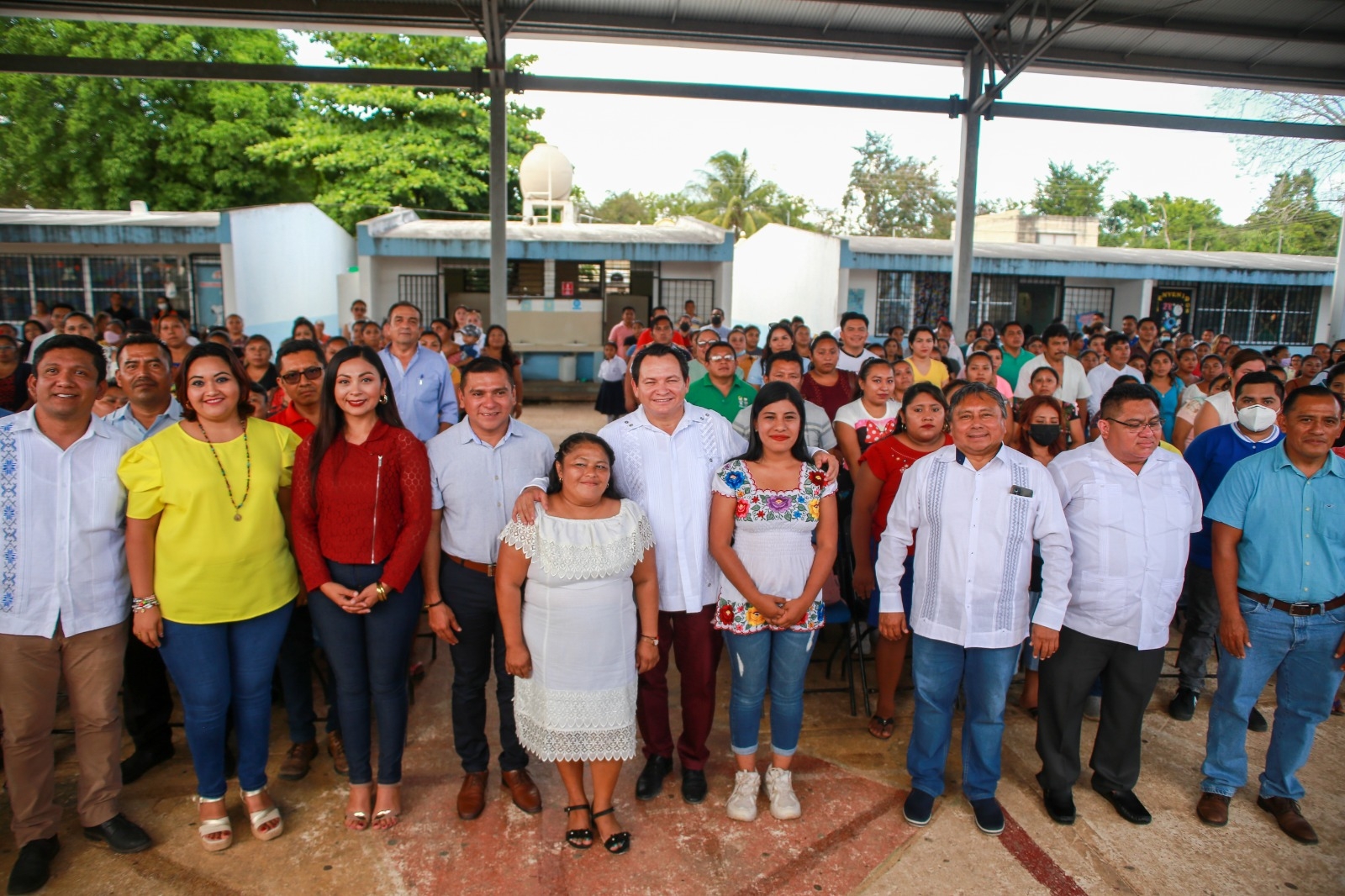 Diez colegios del nivel básico del interior del Estado fueron beneficiados con diversos recursos Diez colegios del nivel básico del interior del Estado fueron beneficiados con diversos recursos