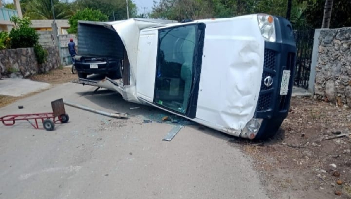 El conductor afirmó no conocer la vialidad de Izamal por lo que ocasionó el choque El conductor afirmó no conocer la vialidad de Izamal por lo que ocasionó el choque