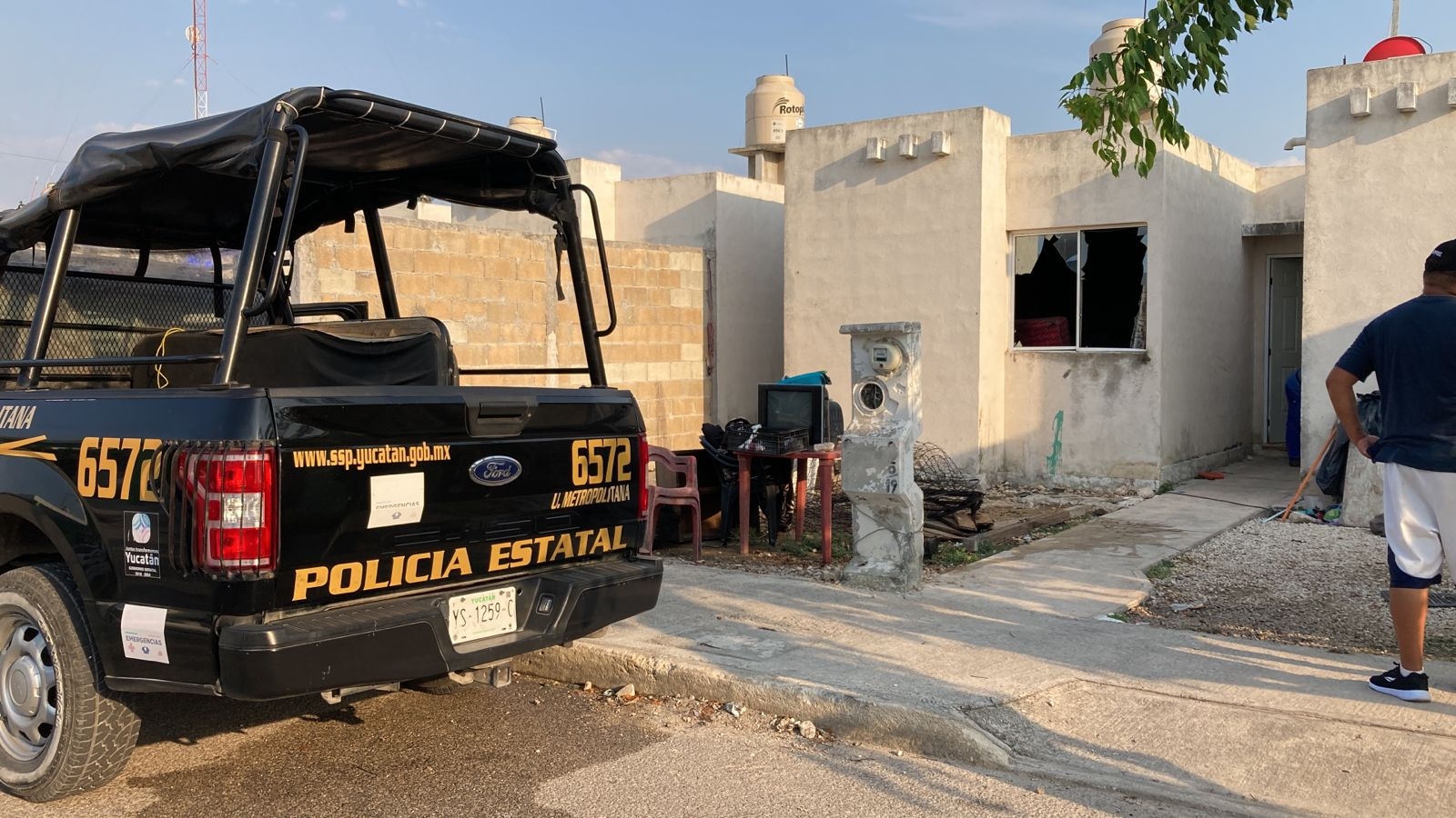 Los bomberos de la Policía Estatal sofocaron las llamas en un predio de la calle 37-A con 116