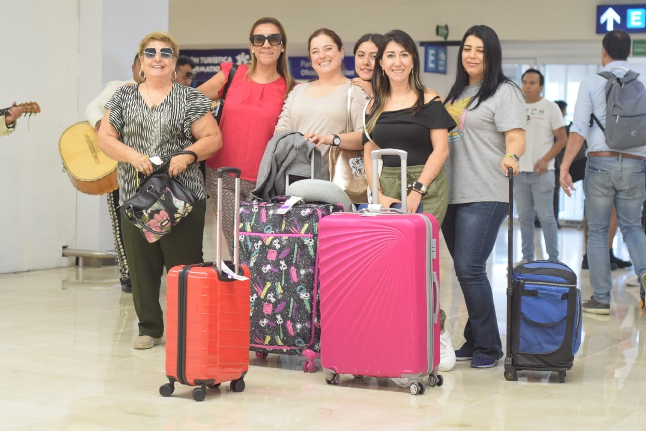 Liliana Álvarez y Liliana Reyes son mejores amigas desde el kínder Liliana Álvarez y Liliana Reyes son mejores amigas desde el kínder
