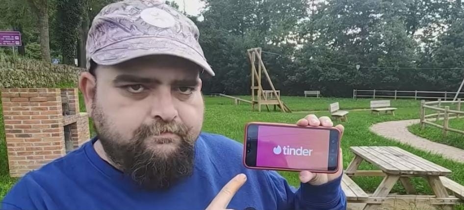 Hombre denuncia a Tinder Hombre denuncia a Tinder
