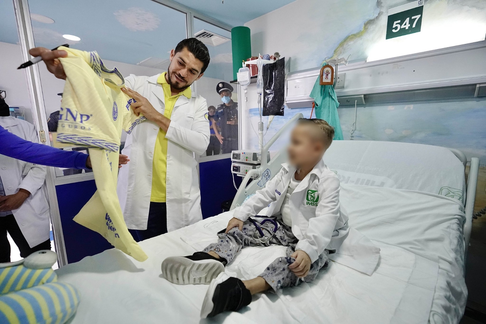 El futbolista yucateco cumplió el sueño del niño en etapa terminal