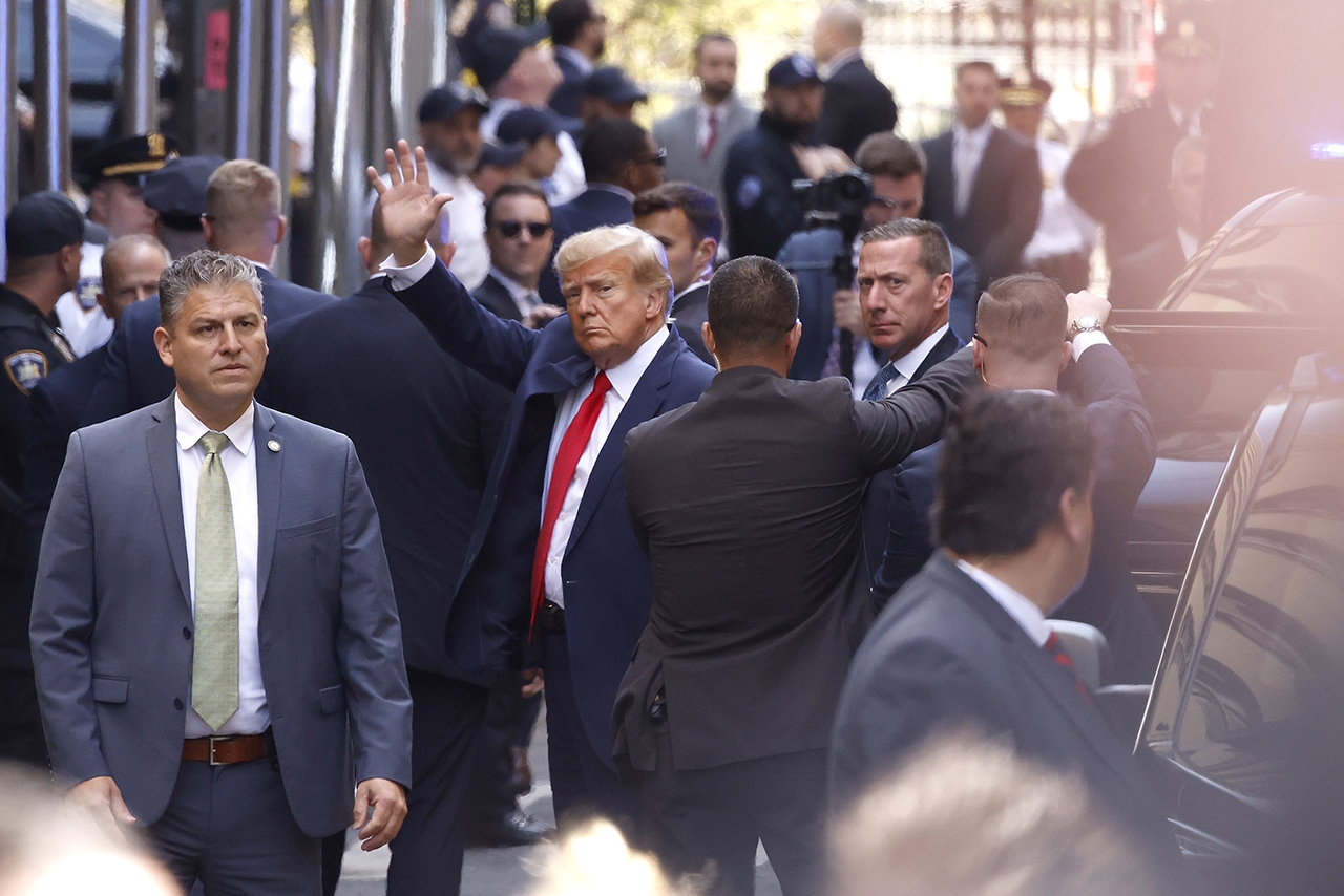 Donald Trump comparece ante un tribunal en Manhatan